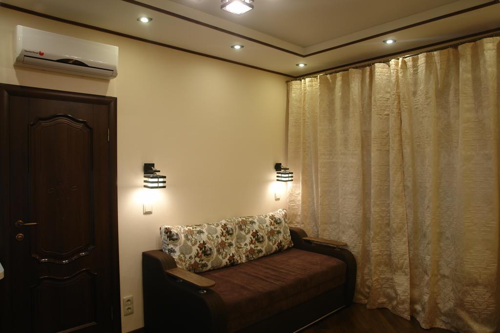 Hotel Sicilia Chornomorsk Buitenkant foto